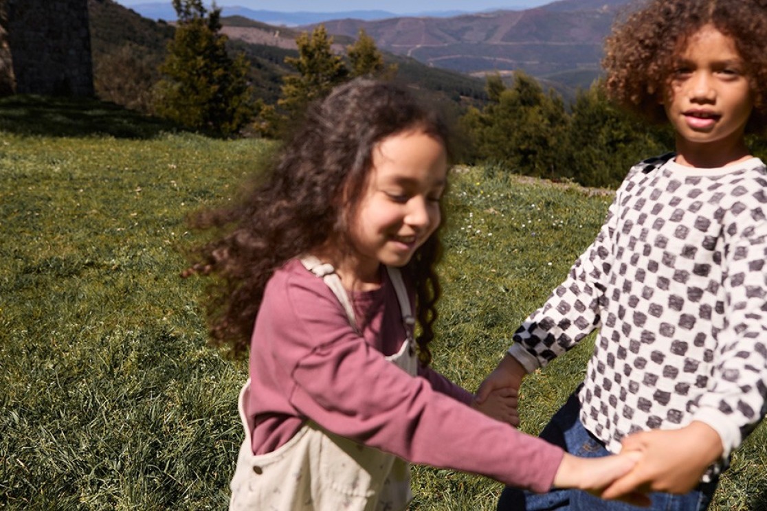 Knit sweater in organic and recycled cotton
