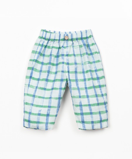 Woven trousers with natural fibers